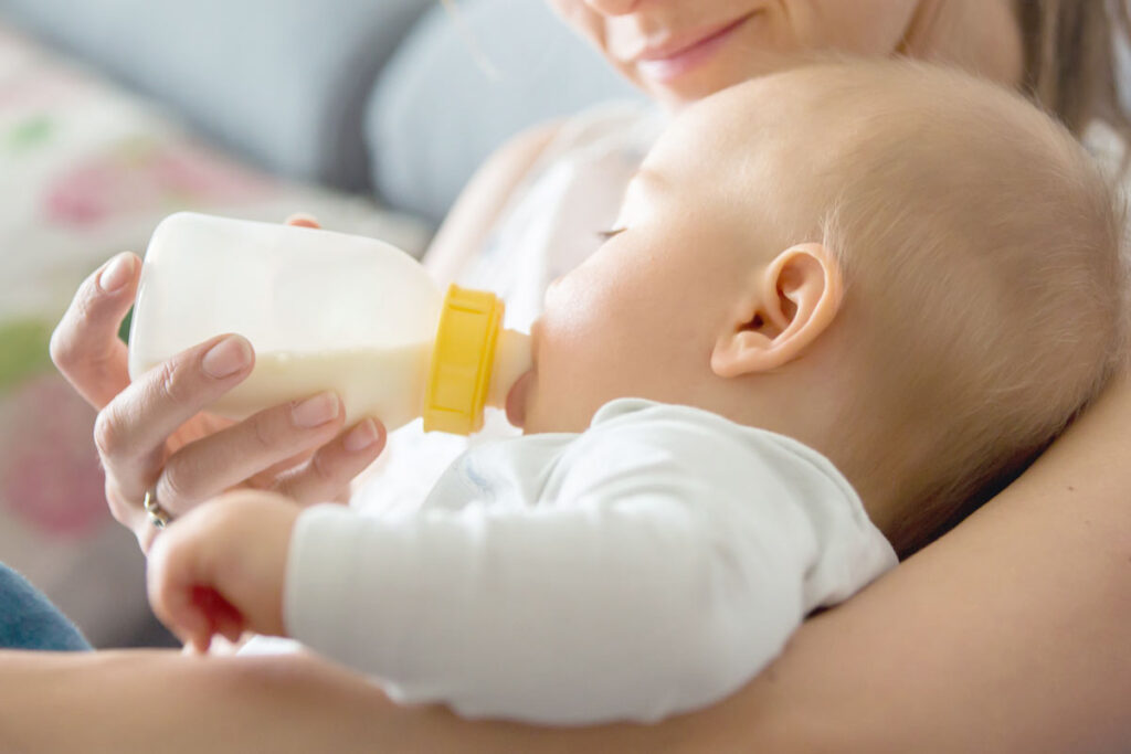 Paced bottle feeding a breastfed baby